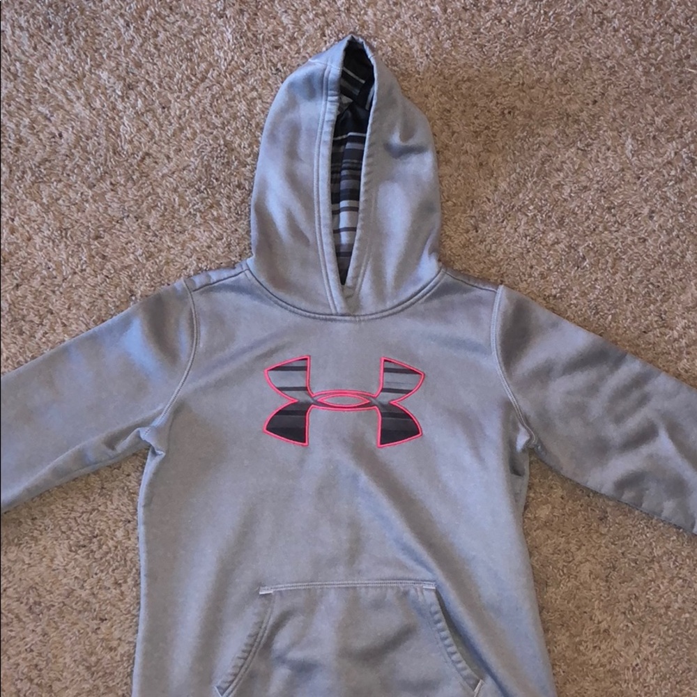 Gray Under Armour Sweatshirt